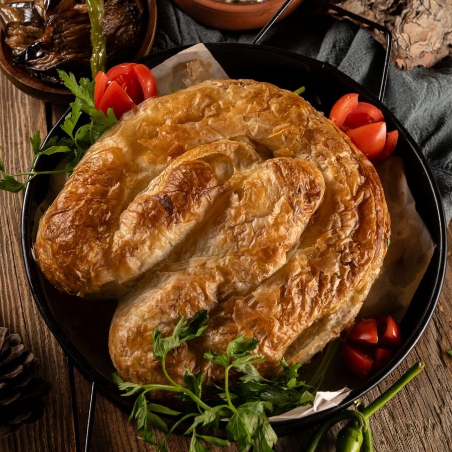 El Açma Kıymalı Börek